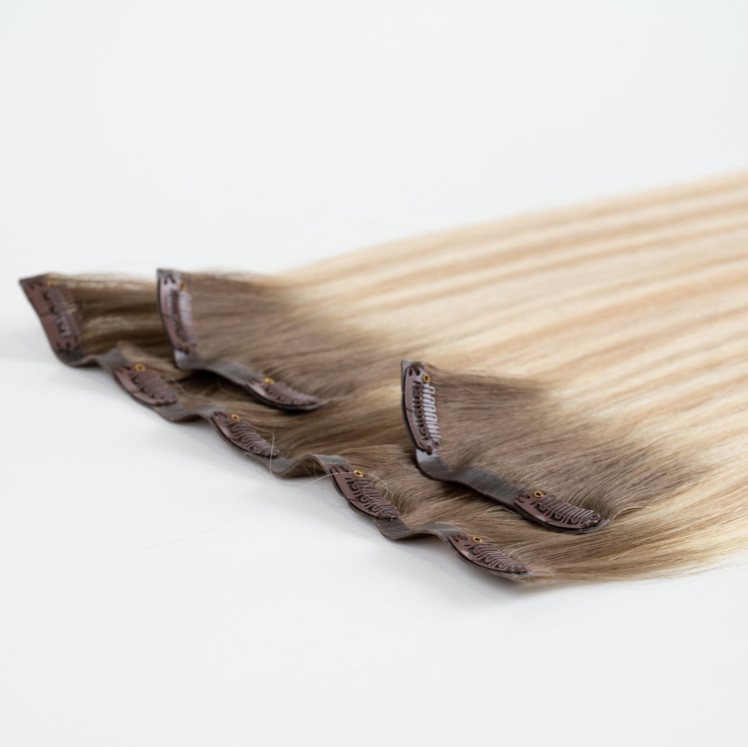 Oak 20" Seamless Clip-In Extensions