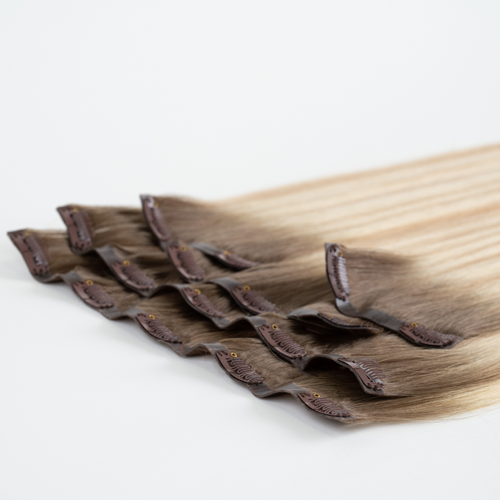 Oak 20" Seamless Clip-In Extensions